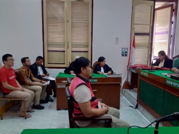perkara_pesan_rokok_ilegal_warga_medan_johor_dituntut_25_tahun_penjara