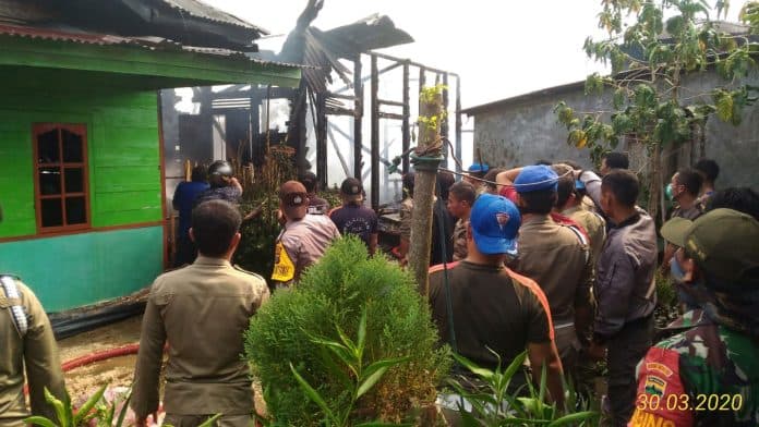permintaan_ditolak_sanggam_hutagalung_bakar_rumah_orangtuanya