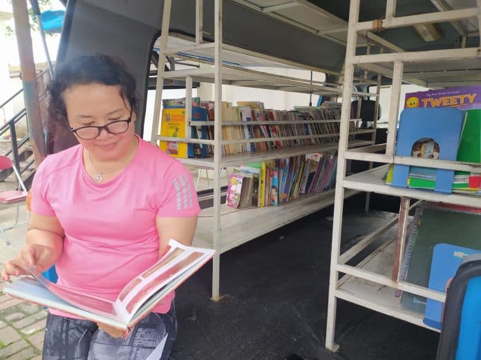 perpustakaan_keliling_di_siantar_tetap_eksis_meski_libur_lebaran