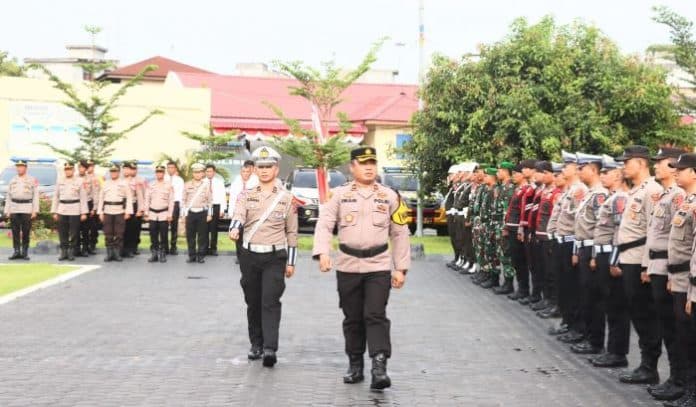 personel_polres_batu_bara_mulai_bertugas_amankan_pilkada_serentak_hari_ini
