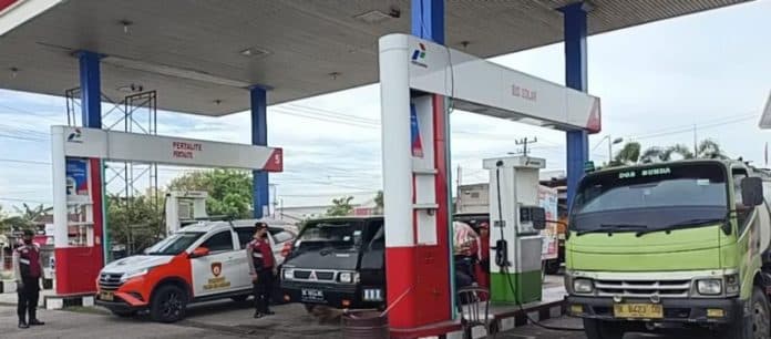 personel_samapta_polresta_deli_serdang_monitoring_lima_spbu