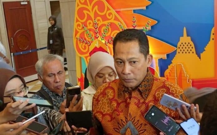 perum_bulog_ditugaskan_tahan_harga_beras_rp_11000_per_kg