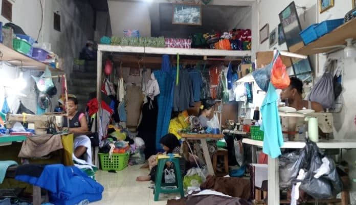 pesanan_seragam_olahraga_sekolah_di_konveksi_sabar_subur_turun