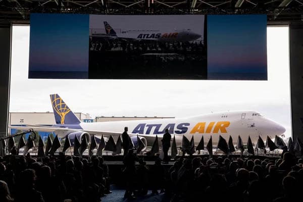 pesawat_boeing_atlas_air_mendarat_darurat_di_miami_akibat_kerusakan_mesin