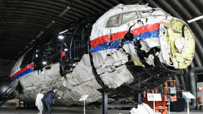 pesawat_malaysia_mh17_hancur_dihantam_rudal_rusia