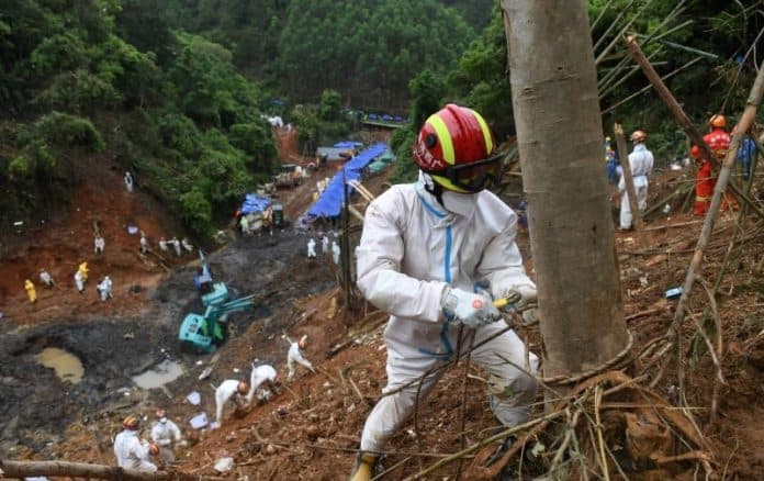 pesawat_tempur_china_jatuh_1_orang_tewas_pilot_selamat