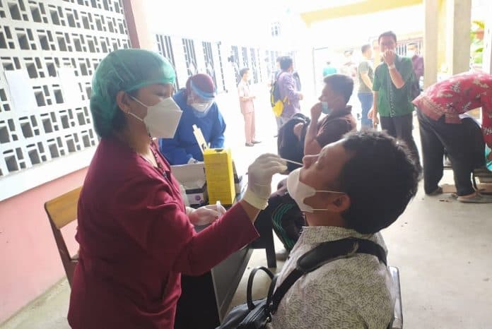 peserta_seleksi_pppk_guru_2021_di_siantar_swab_gratis