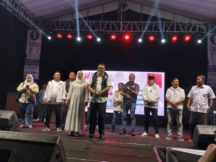 pesta_rakyat_dpc_projo_muda_di_lubuk_pakam_libatkan_penggiat_umkm_asri_ludin_saya_akan_bangkitkan_ekonomi_umkm