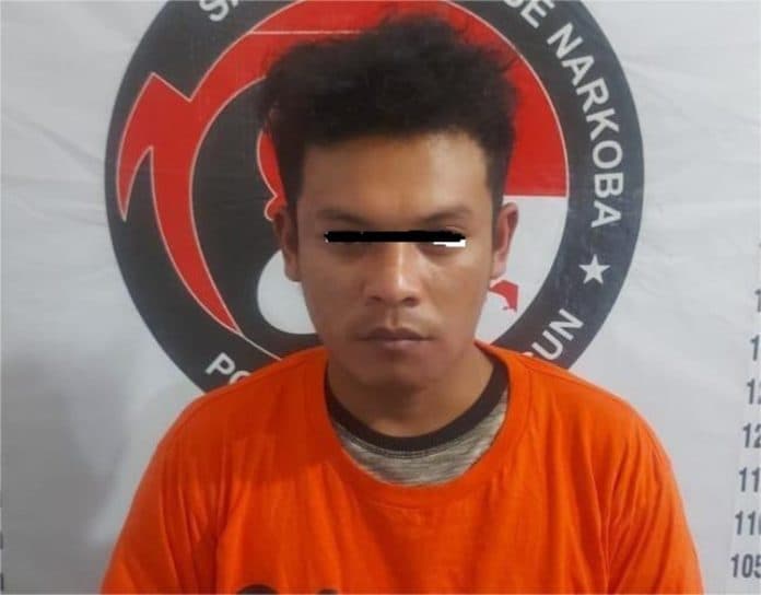 petani_di_saribu_dolok_ditangkap_3_plastik_klip_sabu_diamankan