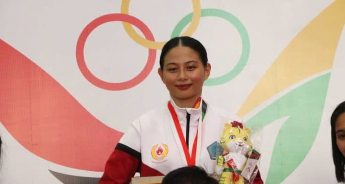 petinju_putri_sulut_dan_papua_barat_pupuskan_harapan_sumut_bawa_pulang_emas