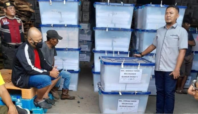 phpu_gerindra_di_mk_kpu_medan_buka_kotak_suara_tps_kecamatan_medan_timur