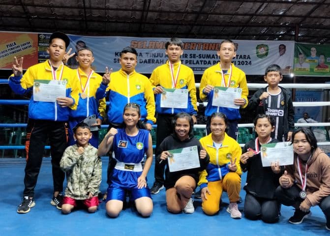 piala_kapolres_dan_wali_kota_siantar_kontingen_tinju_pakpak_bharat_raih_11_medali
