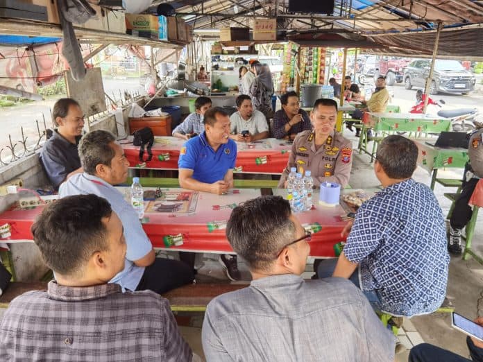 pindah_tugas_wakapolda_sumut_pamit_saat_sambangi_warkop_jurnalis_medan