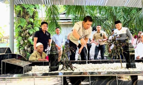 pj_bupati_batu_bara_bantu_renovasi_musholla_al_ikhlas_tajussalam