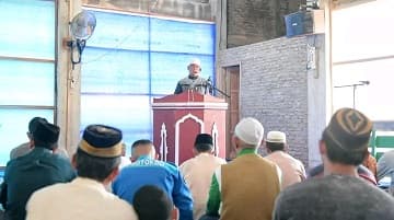 pj_bupati_tapteng_khatib_jumat_di_masjid_al_huda_hutanabolon
