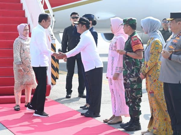 pj_gubernur_sambut_kedatangan_presiden_jokowi_di_sumut