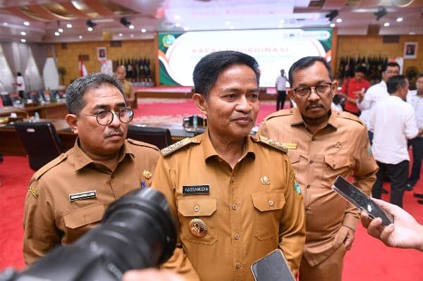 pj_gubernur_sumut_instruksikan_semua_perusahaan_agar_terapkan_ump_2024