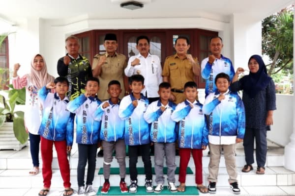 pj_wali_kota_apresiasi_ssb_tebing_tinggi_masuk_liga_anak_nusantara_u_11