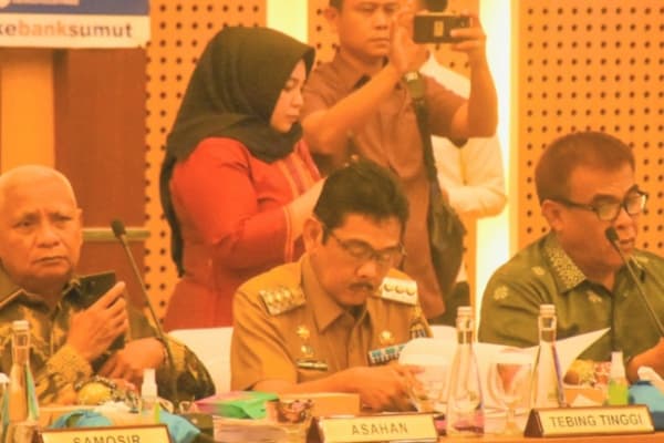 pj_wali_kota_tebing_tinggi_hadiri_rups_tahun_buku_2022_di_medan