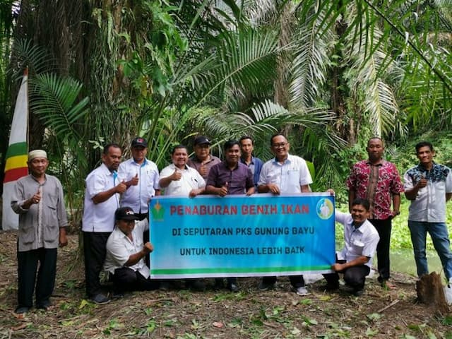 pks_gunung_bayu_simalungun_tabur_3000_bibit_ikan_untuk_warga