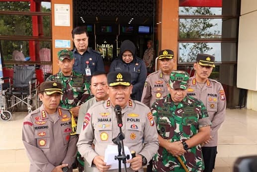 polda_kepri_kedepankan_pola_persuasif_untuk_amankan_aksi_damai_aliansi_mahasiswa_batam