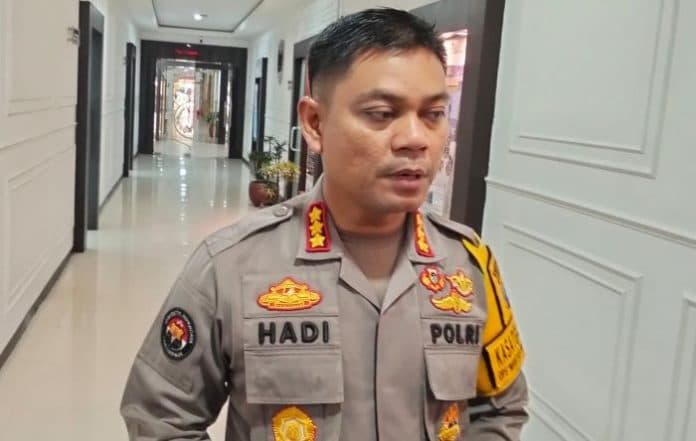 polda_sumut_dan_polrestabes_medan_selidiki_insiden_pelemparan_mobil_paslon_gubsu