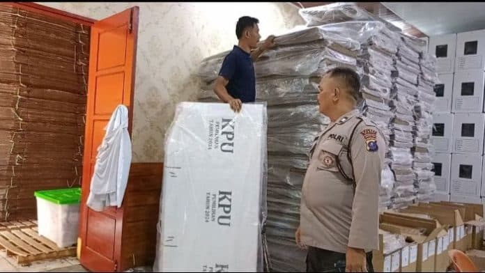 polda_sumut_pastikan_pendistribusian_logistik_pilkada_aman_hingga_pulau_terluar