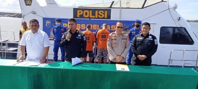 polda_sumut_tangkap_tiga_perompak_di_perairan_pantai_labu