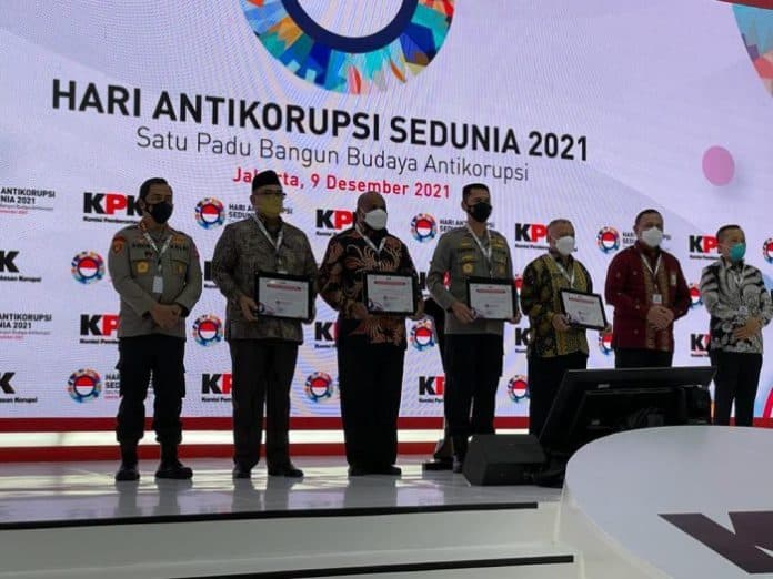 poldasu_dapat_penghargaan_penanganan_tp_korupsi_terbaik