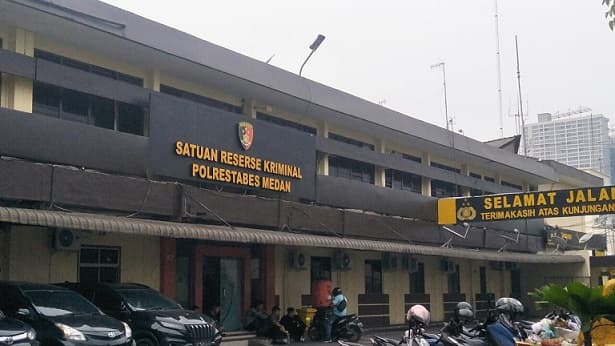 polisi_buru_pelaku_dugaan_pembunuhan_bos_doorsmeer