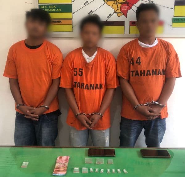 polisi_ciduk_3_pria_pemilik_sabu_di_simalungun