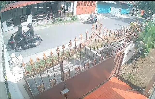 polisi_diharap_menangkap_pencuri_sepeda_motor_yang_terekam_cctv_di_medan