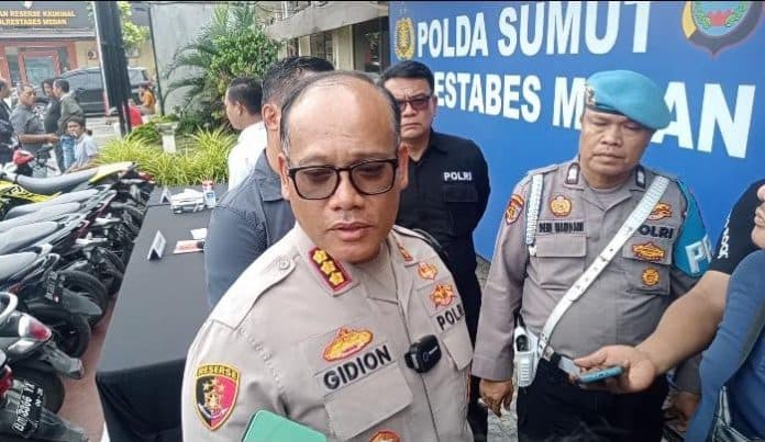 polisi_gerebek_tempat_hiburan_malam_di_medan_baru_4_orang_diamankan