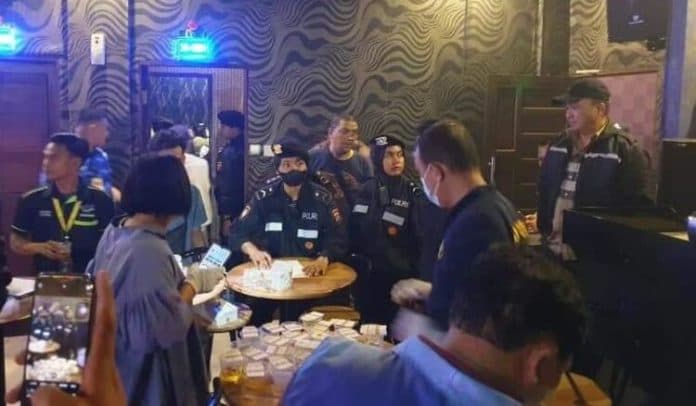 polisi_razia_thm_di_medan_puluhan_orang_ditemukan_positif_narkoba