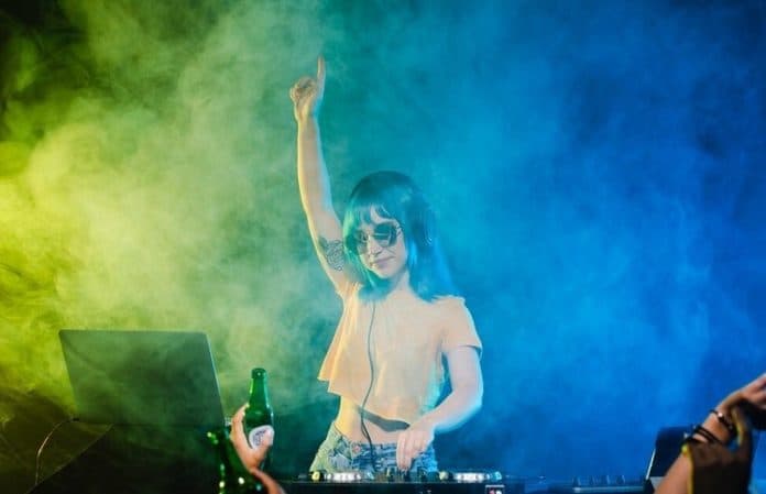 polisi_segera_panggil_pengelola_pasar_malam_kisaran_usai_aksi_dj_vulgar