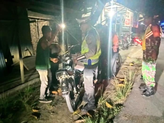 polisi_tilang_5_pengendara_knalpot_brong_di_batu_bara