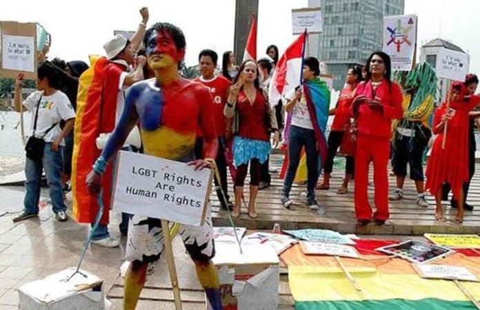 polisi_turki_tahan_50_orang_akibat_pawai_lgbt_tahunan
