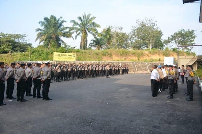polres_labusel_apel_pergeseran_pasukan_pengamanan_tps