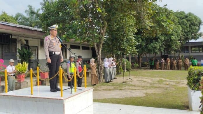 polres_labusel_gelar_police_go_to_school_di_sman_1_kotapinang