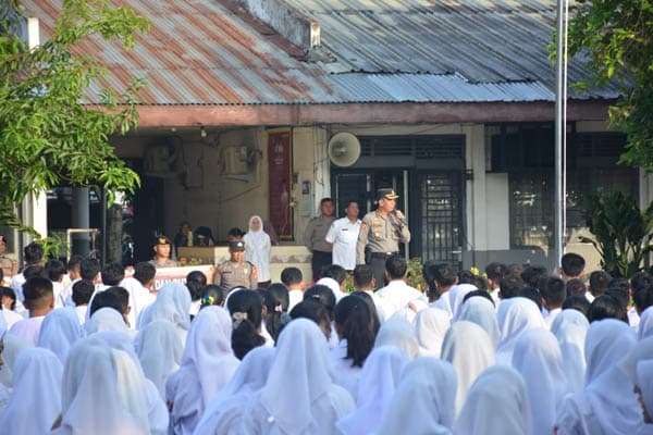 polres_labusel_sosialisasi_penerimaan_anggota_polri_ta_2024_di_sman_1_kotapinang