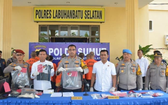 polres_labusel_tangkap_5_perampok_truk_bermuatan_minyak_asam_tinggi_2_dpo