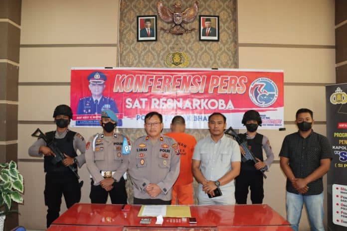 polres_pakpak_bharat_tangkap_5_pelaku_penyalahgunaan_narkoba