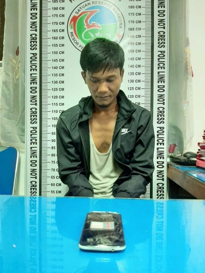 polres_siantar_gagalkan_transaksi_narkoba_di_depan_apotik