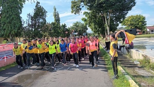 polres_siantar_gelar_tes_kesamaptaan_jasmani_dan_beladiri_berkala_polri_semester_ii_ta_2024