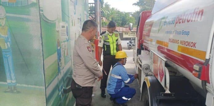 polres_siantar_rutin_lakukan_pengamanan_di_pt_pertamina
