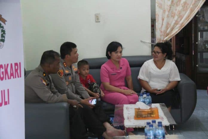 polres_simalungun_anjangsana_warakawuri_ke_rumah_almarhum_kompol_andar_siahaan