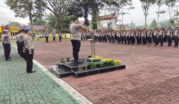polres_simalungun_apel_pasukan_pergeseran_logistik_dan_pengamanan_pemilu_2024