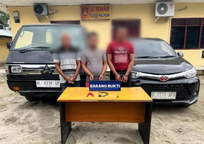 polres_simalungun_bekuk_pencuri_mobil_pikap_di_aceh_tamiang_dua_buron