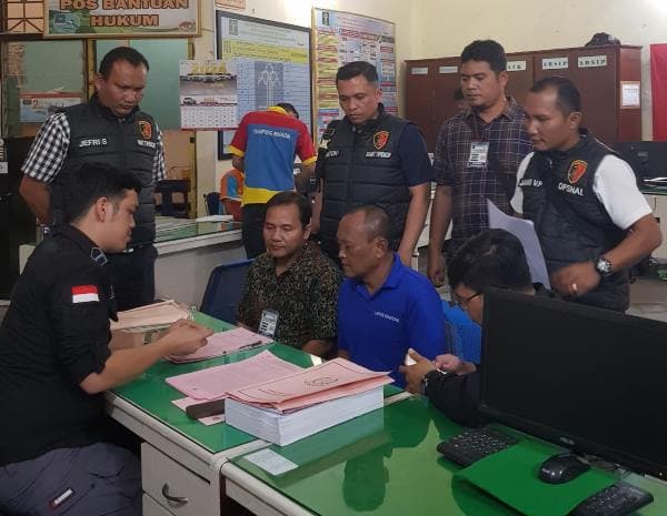 polres_simalungun_serahkan_mantan_pangulu_terjerat_korupsi_dana_desa_ke_kejaksaan