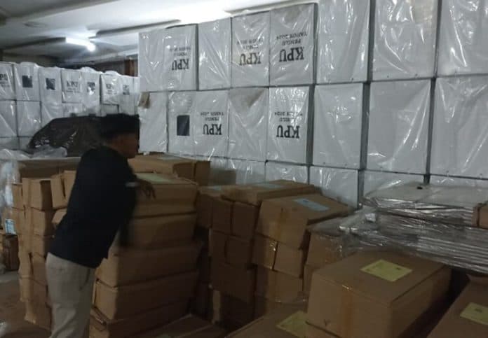 polres_tanjung_balai_kawal_logistik_pemilu_formulir_c_hasil_plano